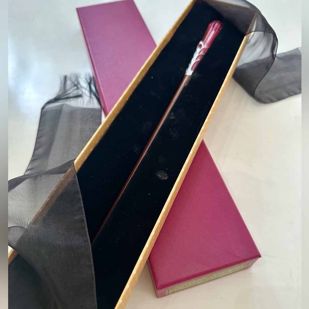 Noble Collection brand Serafina Picquery wand with display box